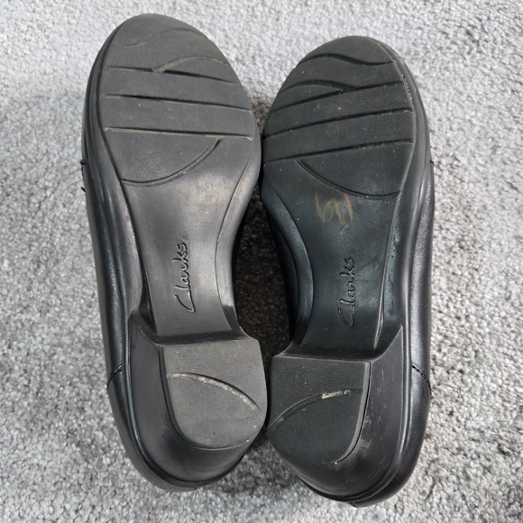 Clarks Bendables Black Leather Slip On Shooties Comfy Business Casual WIDE - Picture 6 of 11